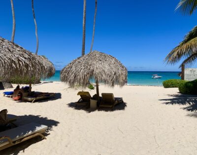 3 Bed. free private Beach Club, golf course, pool