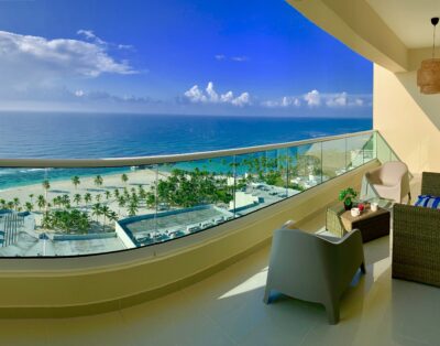 Amazing 2 bed. on the beach, sea view, pool gym
